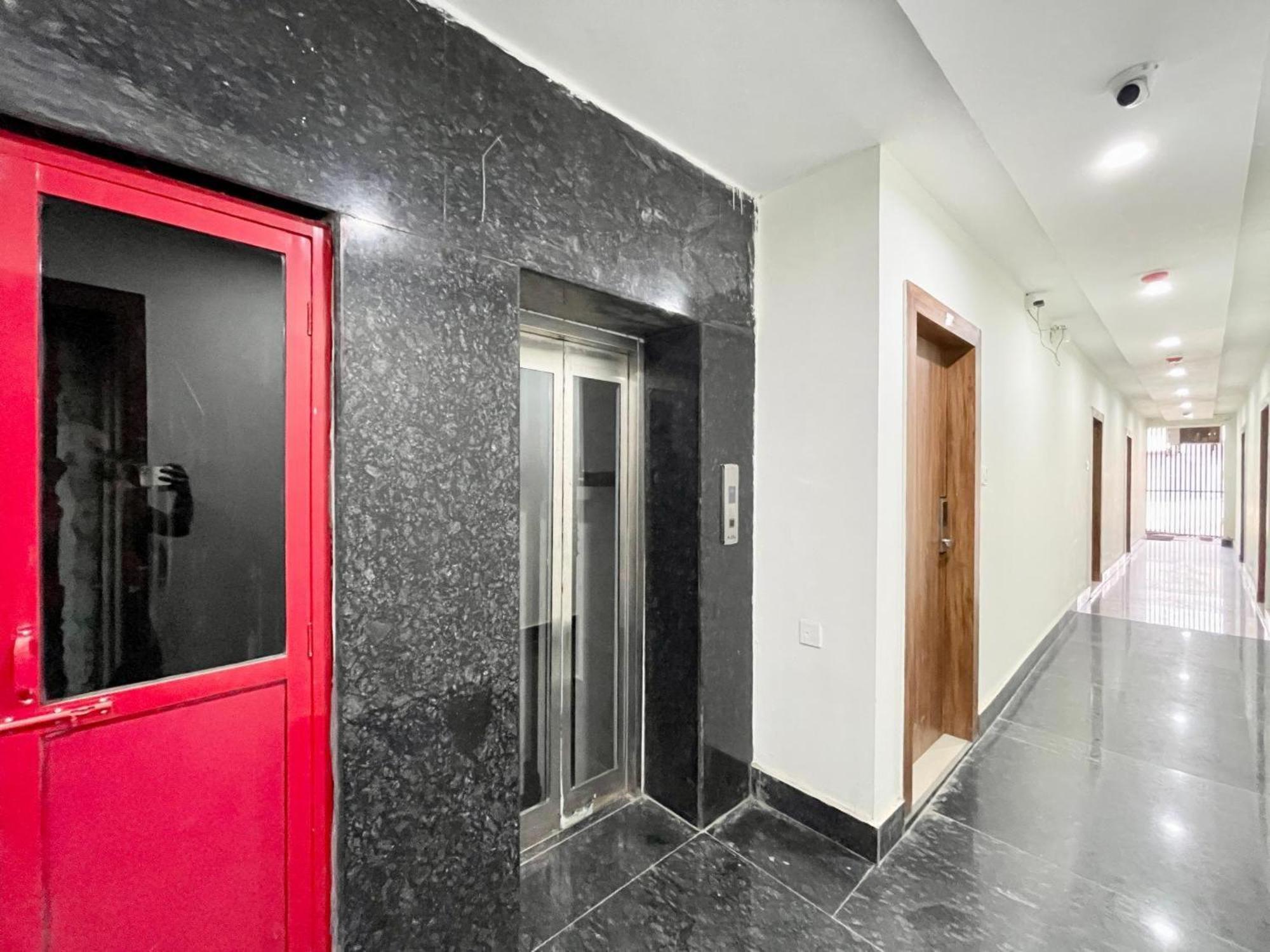 Hotel Shree Radha Krishna Varanasi Exterior photo